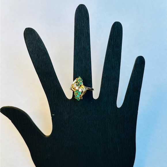 14k Emerald and Diamond Ring Size 6.5 - Picture 3 of 11